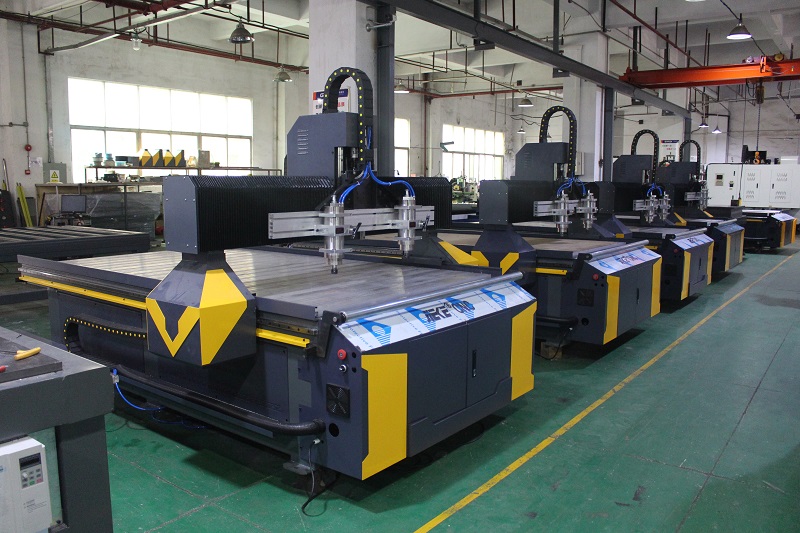 防雾PC镜片切割机定制 亚星|会员数控助力医护行业提高产能