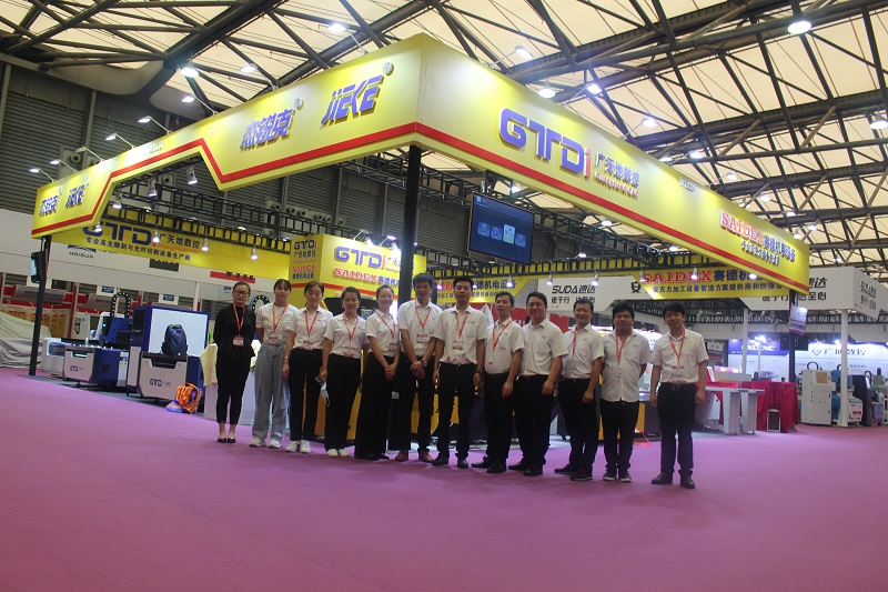 亚星|会员数控带您直击2020上海广告展展会现场